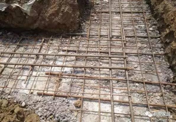 自建三層農(nóng)村別墅設(shè)計，主體30多萬，親你覺得值嗎？