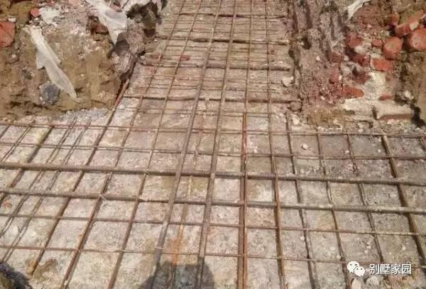 自建三層農(nóng)村別墅設(shè)計，主體30多萬，親你覺得值嗎？