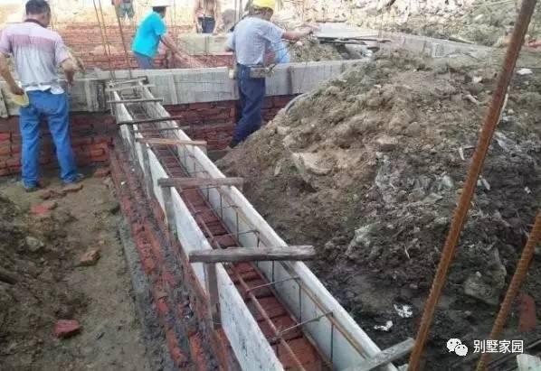 自建三層農(nóng)村別墅設(shè)計，主體30多萬，親你覺得值嗎？