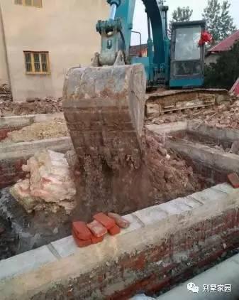 自建三層農(nóng)村別墅設(shè)計，主體30多萬，親你覺得值嗎？