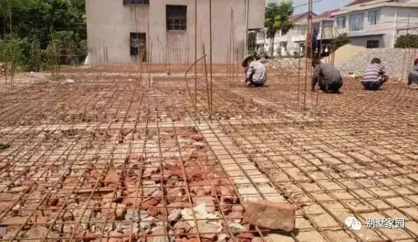 自建三層農(nóng)村別墅設(shè)計，主體30多萬，親你覺得值嗎？