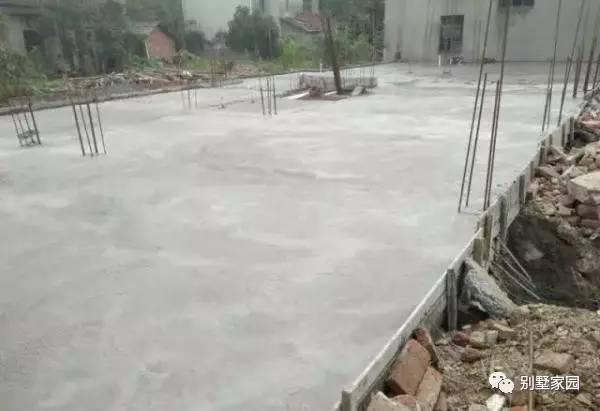 自建三層農(nóng)村別墅設(shè)計，主體30多萬，親你覺得值嗎？