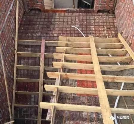 自建三層農(nóng)村別墅設(shè)計，主體30多萬，親你覺得值嗎？