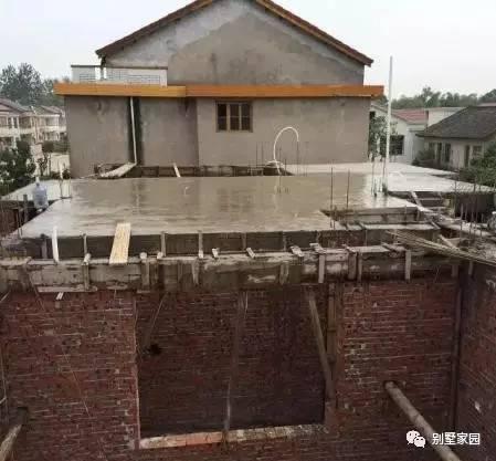 自建三層農(nóng)村別墅設(shè)計，主體30多萬，親你覺得值嗎？