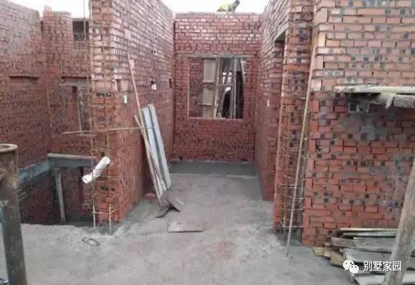 自建三層農(nóng)村別墅設(shè)計，主體30多萬，親你覺得值嗎？