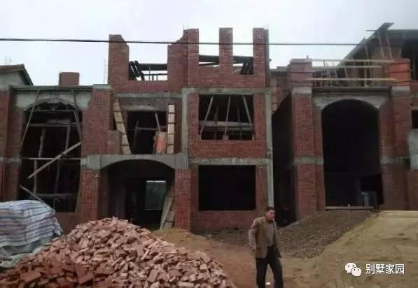 自建三層農(nóng)村別墅設(shè)計，主體30多萬，親你覺得值嗎？