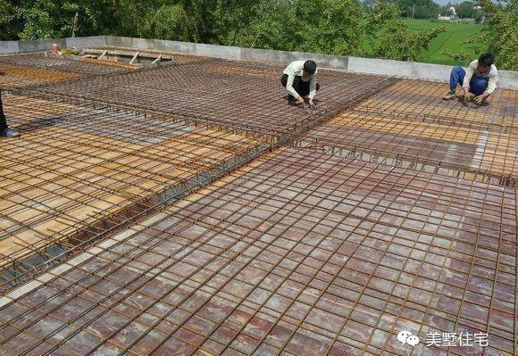 公公花50萬(wàn)蓋別墅，城里媳婦看完美滋滋