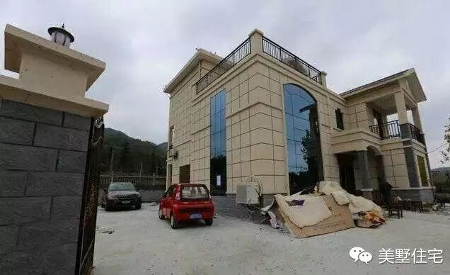 回老家買地自建別墅，被別人罵人少錢多，建完后都不吭聲了
