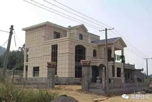 回老家買地自建別墅，被別人罵人少錢多，建完后都不吭聲了
