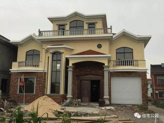 50萬蓋的三層別墅，全村就屬我家的最漂亮