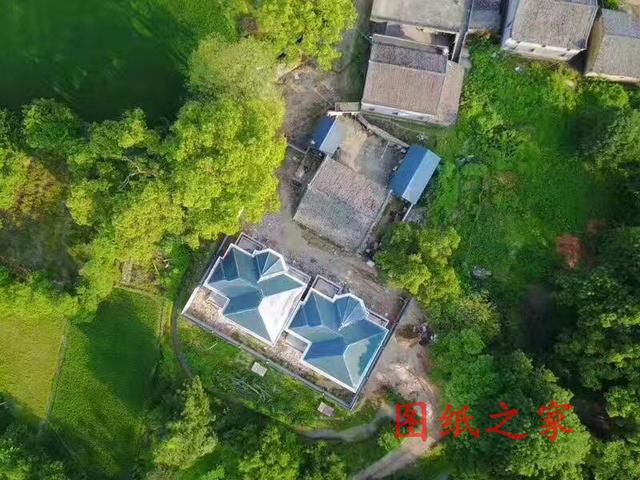 農(nóng)村兄弟自建雙拼別墅實景圖，全村都拍手叫好