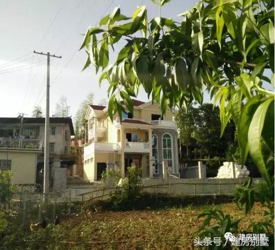 實(shí)拍農(nóng)村三層經(jīng)典別墅實(shí)景圖，美極了