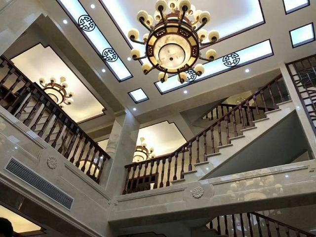 農(nóng)村自建別墅光裝修就花了上百萬，看完才知道什么叫別墅