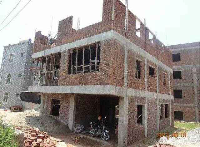 在農村自建房子大概要多少錢一平？要別墅類型好看的