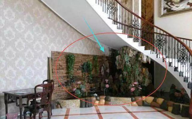 千萬別瞧不起農(nóng)村人，看農(nóng)村男友加的大別墅