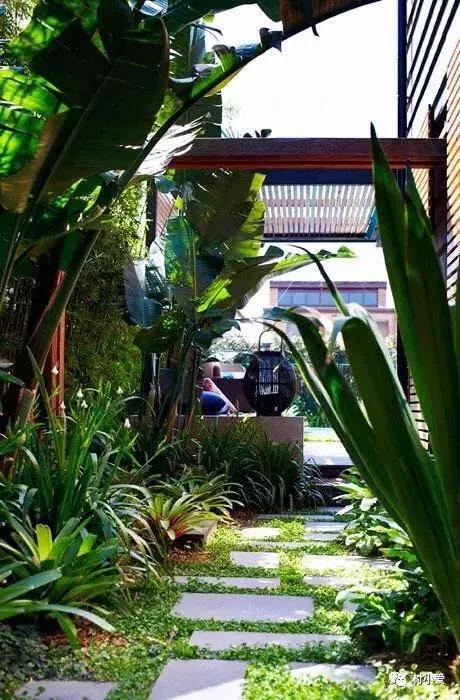 13×18m歐式二層小別墅設(shè)計圖，凹形布局有致