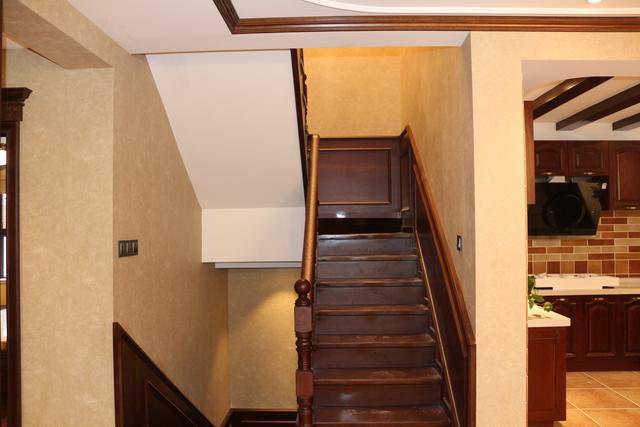 美式別墅豪宅裝修設(shè)計方案圖片，還帶小院子