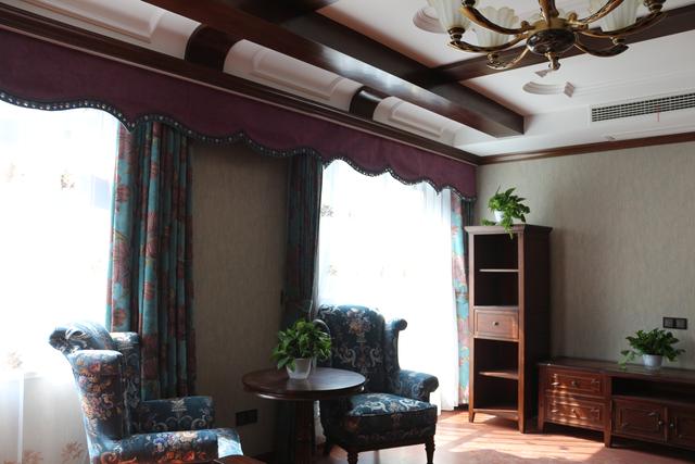 美式別墅豪宅裝修設(shè)計方案圖片，還帶小院子