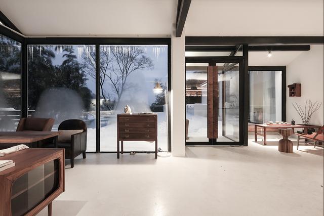 極簡風(fēng)格獨(dú)棟別墅裝修，回歸自然，簡潔、明了