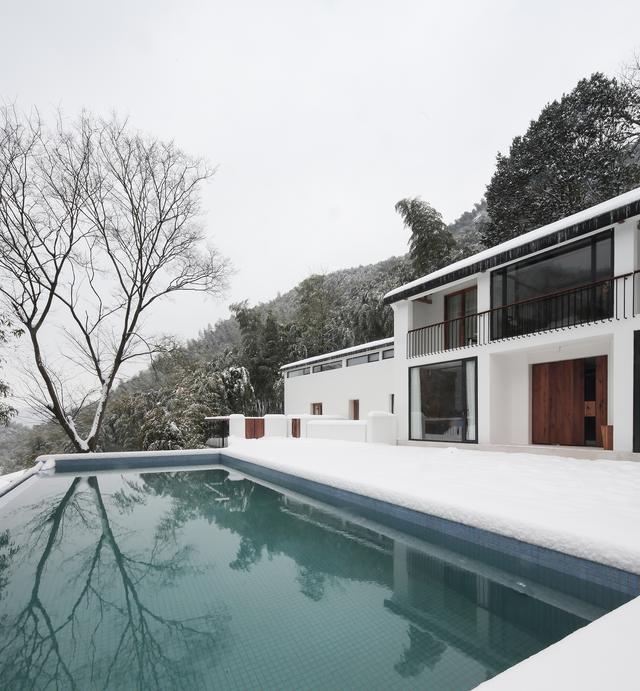 極簡風(fēng)格獨(dú)棟別墅裝修，回歸自然，簡潔、明了