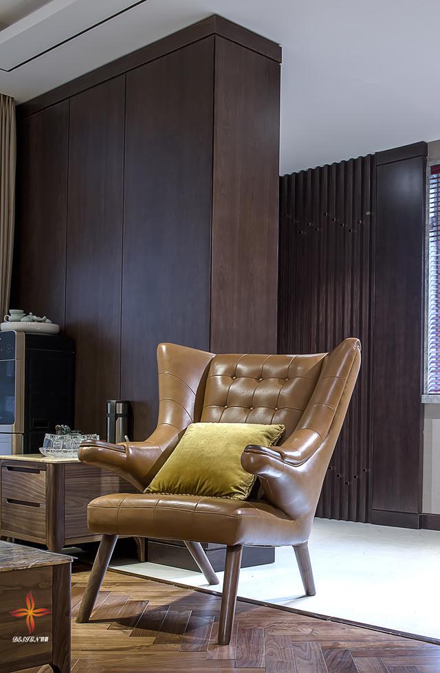 中式與現(xiàn)代結(jié)構(gòu)三層復(fù)式別墅裝修案例實(shí)拍，漂亮