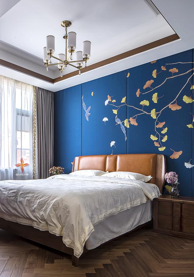 中式與現(xiàn)代結(jié)構(gòu)三層復(fù)式別墅裝修案例實(shí)拍，漂亮