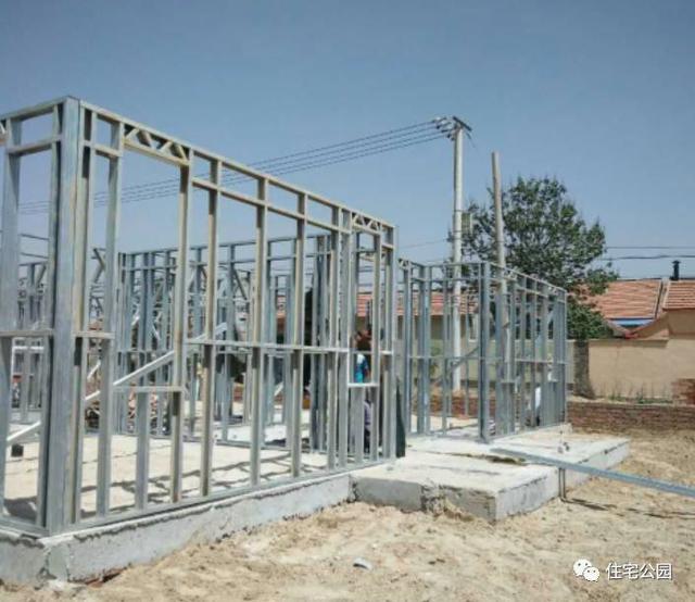 農(nóng)村自建輕鋼別墅，造價1000每平，磚混真的要被取代嗎？