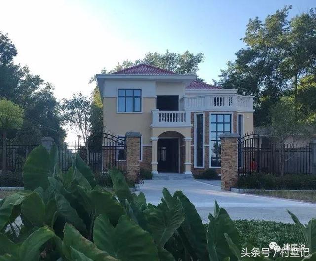 11*11米經(jīng)典兩層農(nóng)村小樓施工案例，附戶型方案設(shè)計圖