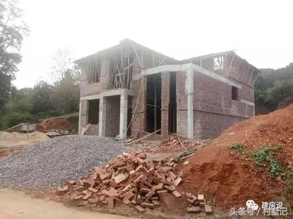 11*11米經(jīng)典兩層農(nóng)村小樓施工案例，附戶型方案設(shè)計圖