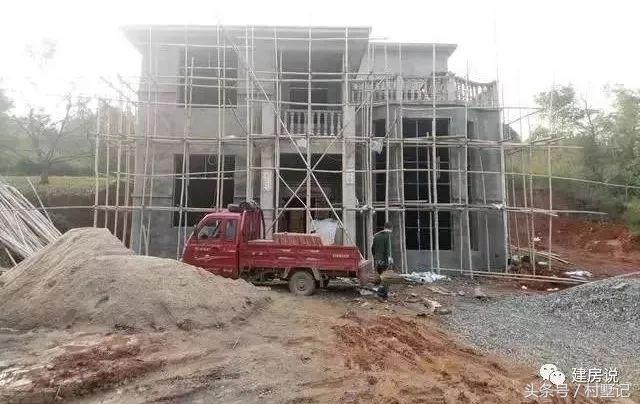 11*11米經(jīng)典兩層農(nóng)村小樓施工案例，附戶型方案設(shè)計圖