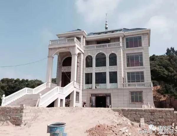 十棟已完工的別墅實景圖片，豪華氣派