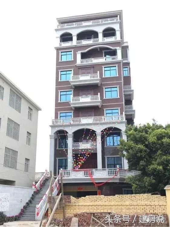 十棟已完工的別墅實景圖片，豪華氣派