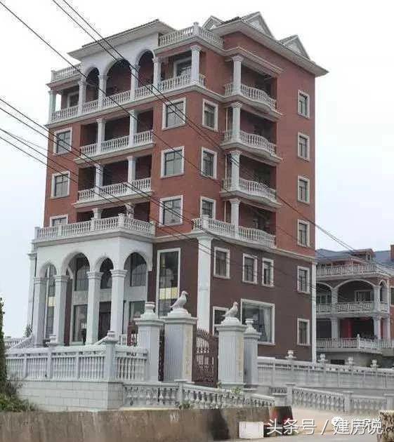 十棟已完工的別墅實景圖片，豪華氣派