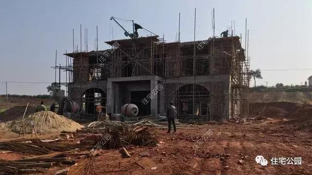 農(nóng)村自建房子最新費(fèi)用，大概多少錢一個(gè)平方呢