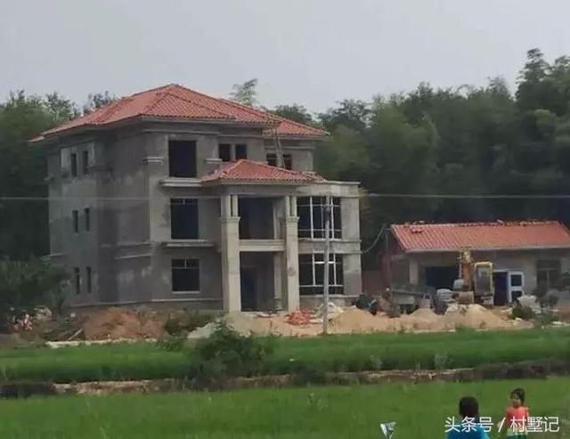 2棟高端三層豪宅設(shè)計(jì)圖，附方案和建成實(shí)景圖