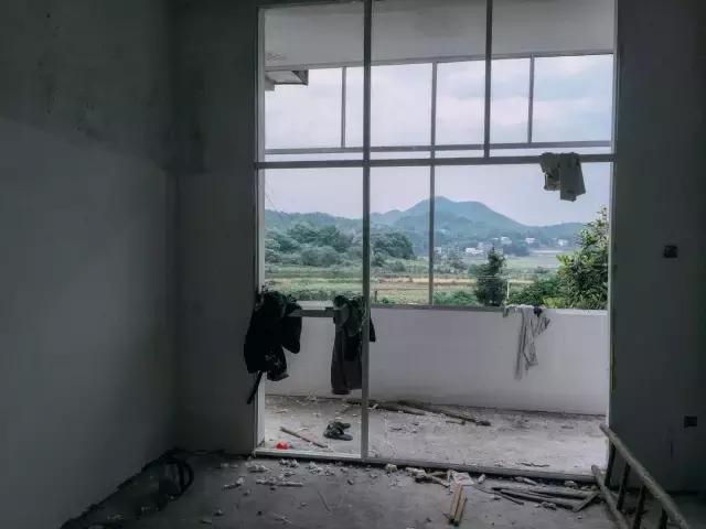 鄉(xiāng)村舊二層樓房改造，改成文藝青年小公寓