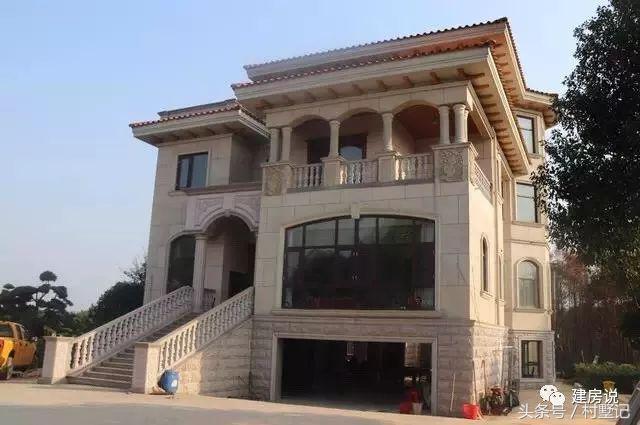 別墅實景照片圖和效果圖對比，看完肯定得給施工隊點贊