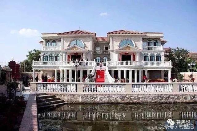 別墅實景照片圖和效果圖對比，看完肯定得給施工隊點贊