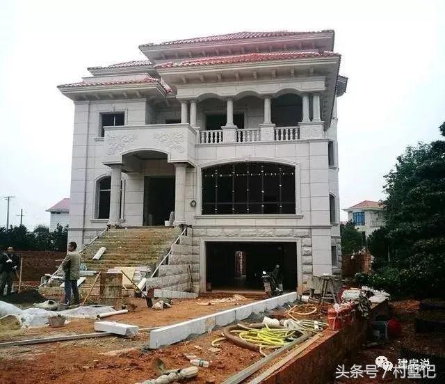 別墅實景照片圖和效果圖對比，看完肯定得給施工隊點贊