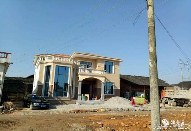 別墅實景照片圖和效果圖對比，看完肯定得給施工隊點贊