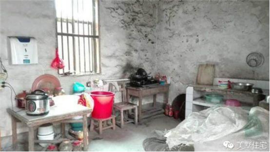 為撐臉面自建四層房屋，錢不夠只能直接住毛坯房，心酸