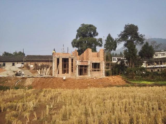 11*11米帶露臺(tái)現(xiàn)代二層農(nóng)村小洋樓設(shè)計(jì)圖，附施工過程