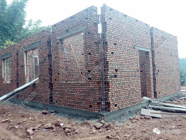 農(nóng)村自建別墅，磚混結(jié)構(gòu)省錢，框架結(jié)構(gòu)貴，是這樣嗎？