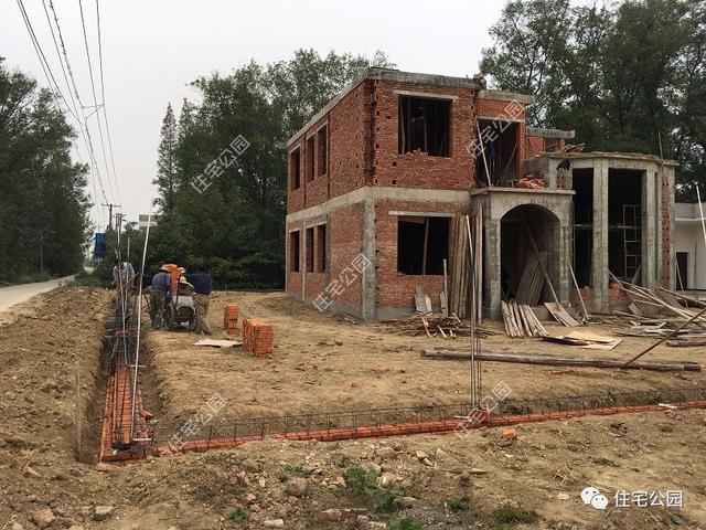 農(nóng)村自建別墅，磚混結(jié)構(gòu)省錢，框架結(jié)構(gòu)貴，是這樣嗎？