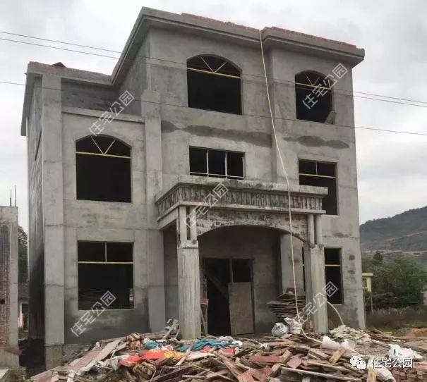 湖南農(nóng)村30萬(wàn)自建三層框架別墅，看完覺(jué)得超值