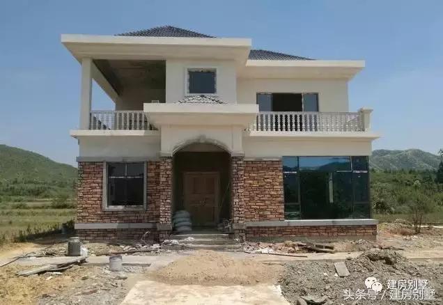 實(shí)拍15棟完工的二層農(nóng)村別墅圖，造價(jià)20左右