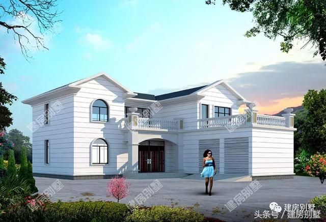 帶雙車庫(kù)的兩層別墅設(shè)計(jì)方案圖，符合一家兩輛車的需求