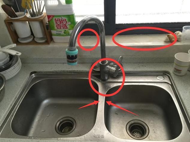 別再浪費(fèi)廚房這幾個空間！聰明主婦巧用一招，看起來跟別墅般大氣