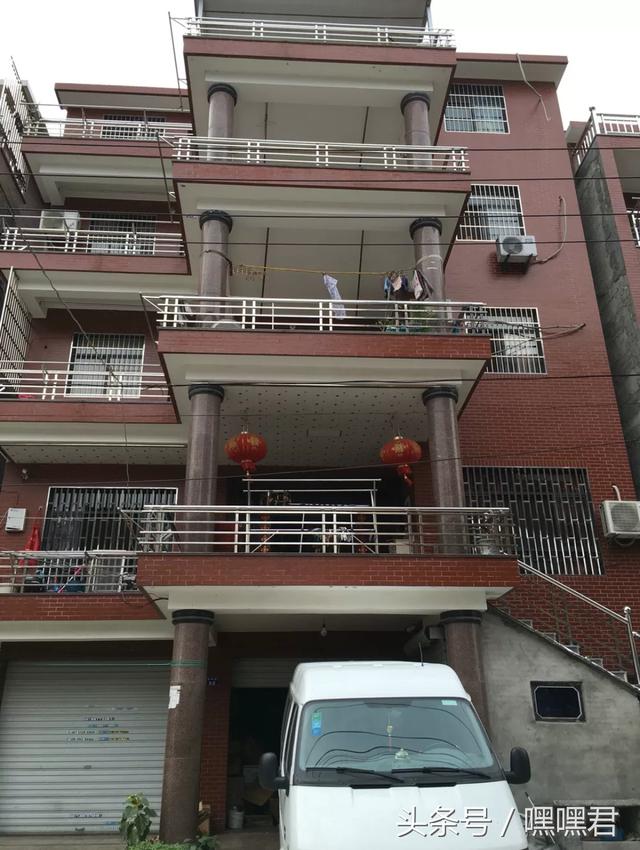 85后小伙子在外地打拼10年回農(nóng)村老家給爸媽蓋的小別墅~