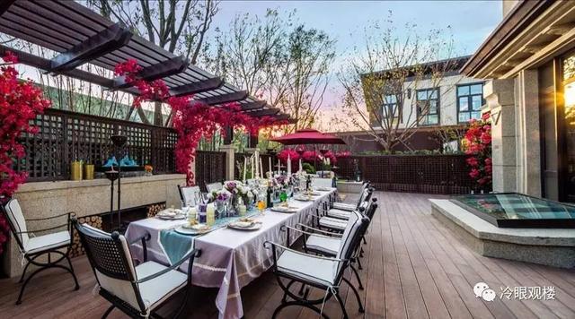 8.8米大橫廳、三開間朝南……這款“薄透漏”的聯(lián)排別墅耐人兒不？